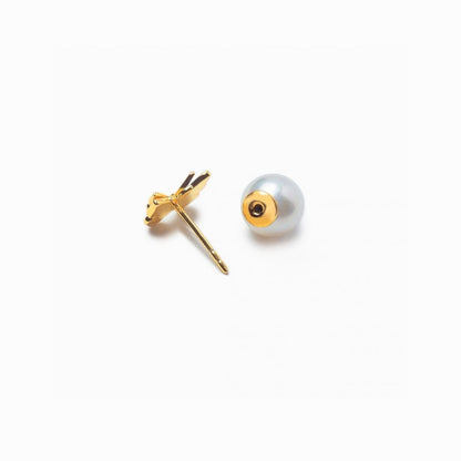 《Pierced earrings》Butterfly Pearl Kiss（Casual）
